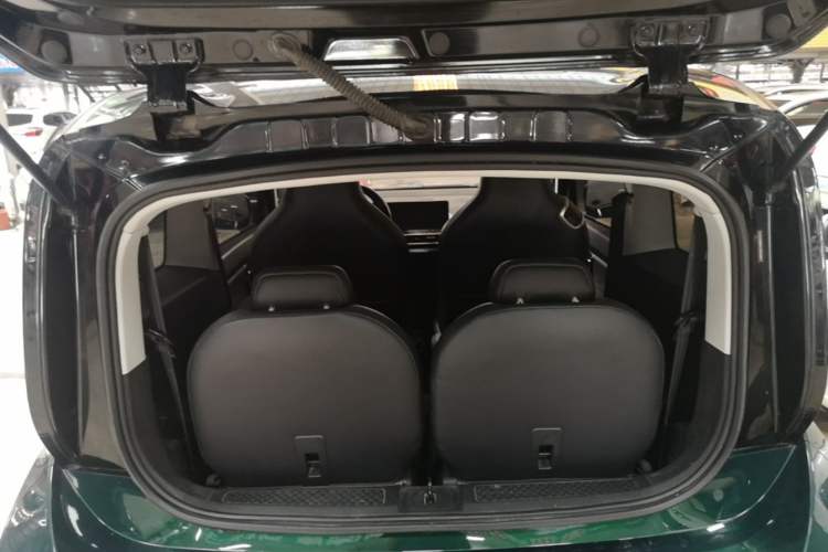 Used Baojun KiWi EV 2021 Artist Model Ternary Lithium Trunk