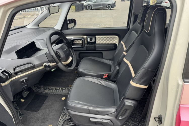Used Baojun KiWi EV 2021 Designer Lithium Iron Phosphate Interior 6
