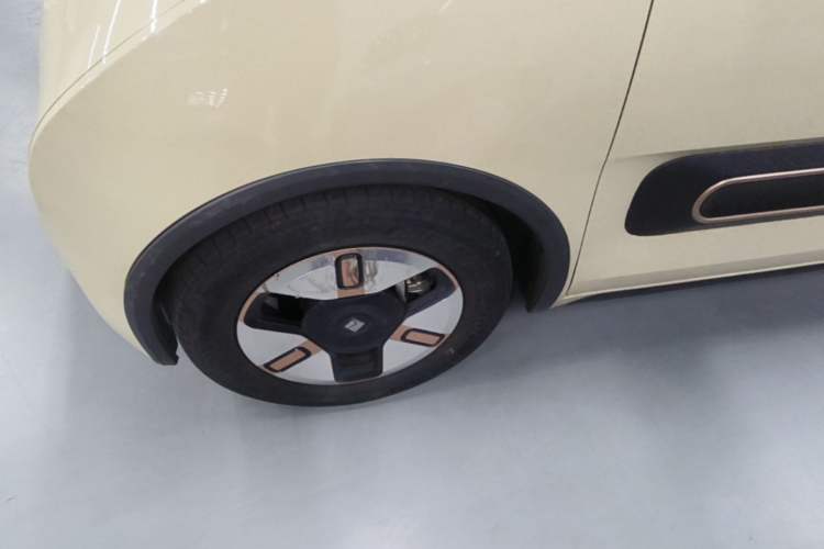 Used Baojun KiWi EV 2021 Designer Lithium Iron Phosphate Left Front Wheel Hub