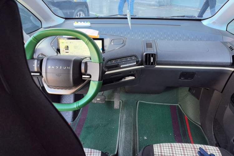 Used Baojun KiWi EV 2021 Artist Model Ternary Lithium Center Console