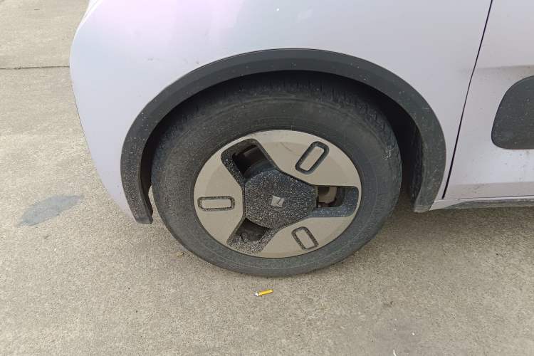 Used Baojun KiWi EV 2021 Artist Model Ternary Lithium Left Front Wheel Hub