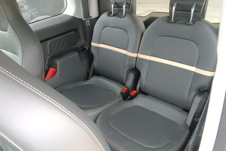 Used Baojun KiWi EV 2021 Artist Model Ternary Lithium Left Rear Seat