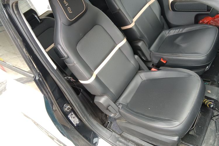Used Baojun KiWi EV 2021 Artist Model Ternary Lithium Right Front Seat