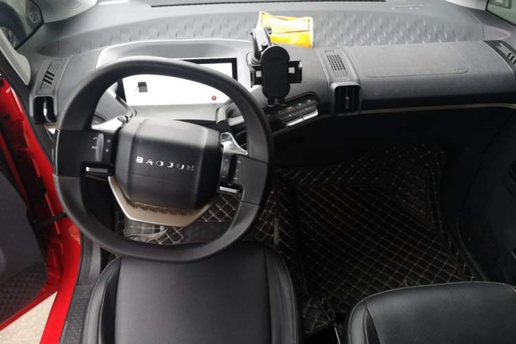 Used Baojun KiWi EV 2021 Artist Model Ternary Lithium Center Console