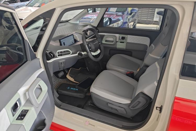 Used Baojun KiWi EV 2021 Artist Model Lithium Iron Phosphate Driver Seat