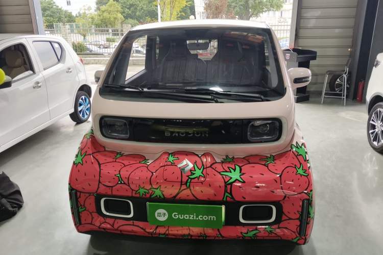 Used Baojun KiWi EV 2021 Artist Model Lithium Iron Phosphate Front