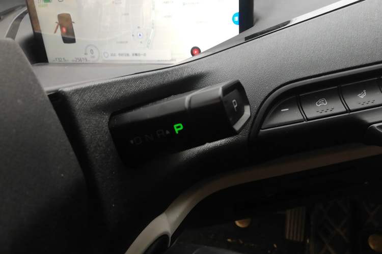 Used Baojun KiWi EV 2021 Designer Lithium Iron Phosphate Gear Lever