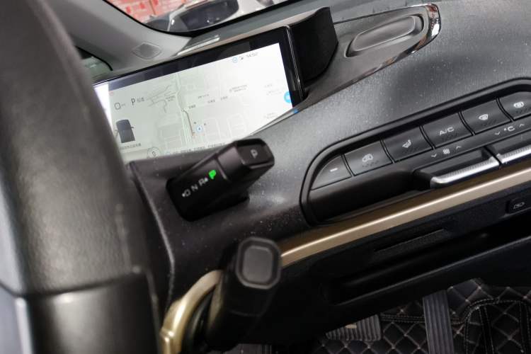 Used Baojun KiWi EV 2021 Artist Model Lithium Iron Phosphate Gear Lever