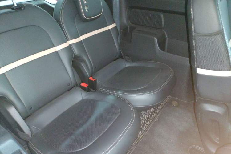 Used Baojun KiWi EV 2021 Designer Lithium Iron Phosphate Interior 3
