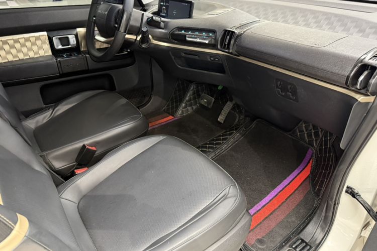 Used Baojun KiWi EV 2021 Artist Model Ternary Lithium Interior 6
