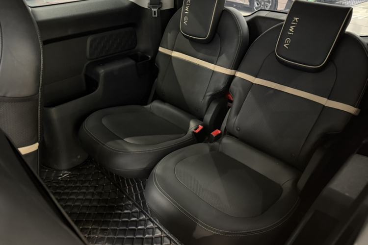 Used Baojun KiWi EV 2021 Artist Model Ternary Lithium Interior 9