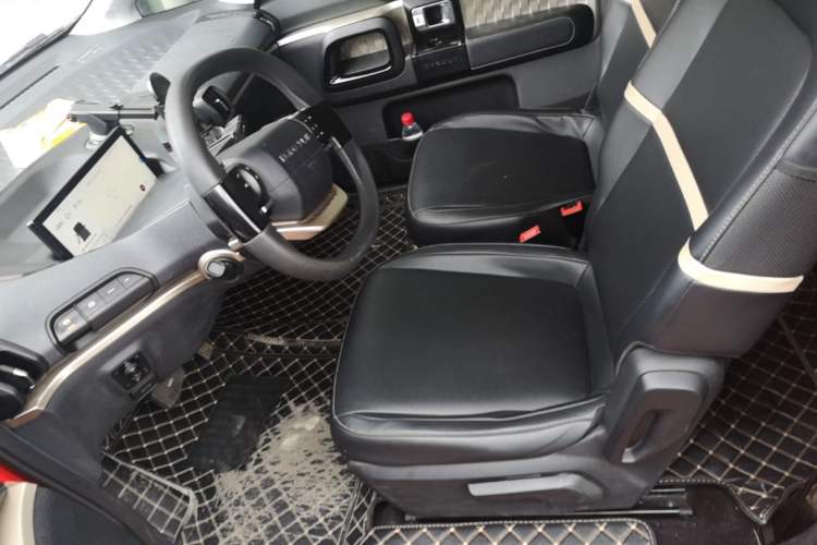 Used Baojun KiWi EV 2021 Artist Model Ternary Lithium Left Front Seat