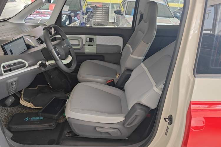 Used Baojun KiWi EV 2021 Artist Model Lithium Iron Phosphate Left Front Seat