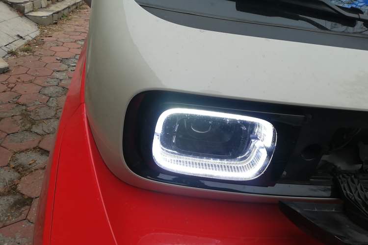 Used Baojun KiWi EV 2021 Designer Lithium Iron Phosphate Right Front Headlight