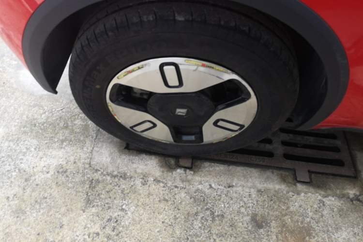 Used Baojun KiWi EV 2021 Artist Model Ternary Lithium Right Rear Wheel Hub