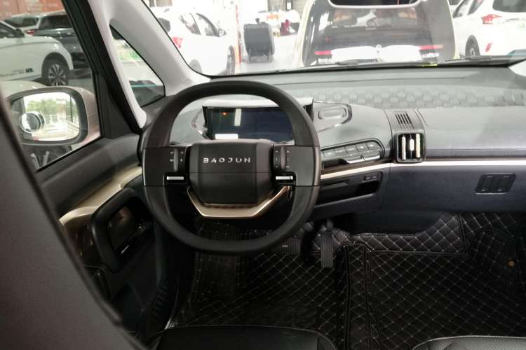 Used Baojun KiWi EV 2021 Artist Model Lithium Iron Phosphate Steering Wheel