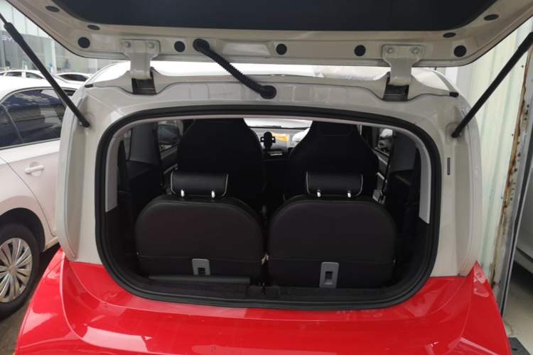 Used Baojun KiWi EV 2021 Artist Model Ternary Lithium Trunk
