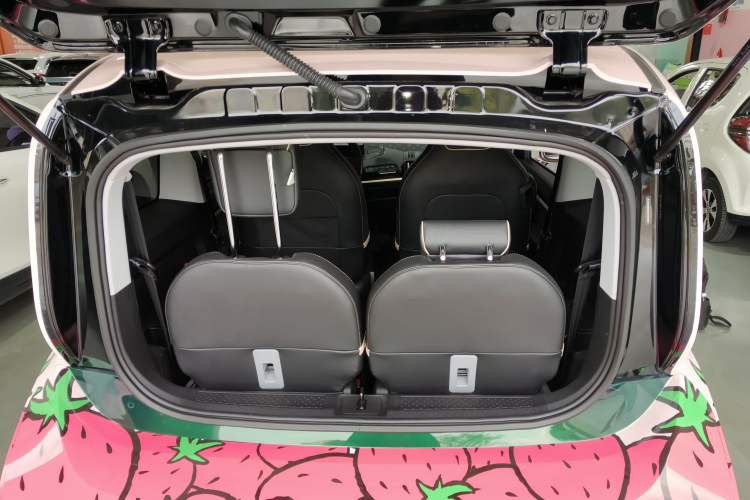 Used Baojun KiWi EV 2021 Artist Model Lithium Iron Phosphate Trunk