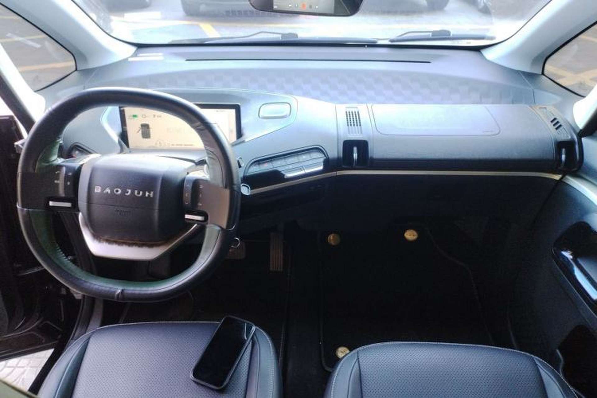 Used Baojun KiWi EV 2021 Designer Lithium Iron Phosphate Center Console
