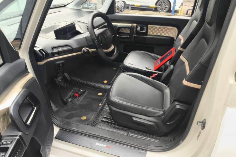 Used Baojun KiWi EV 2021 Artist Model Lithium Iron Phosphate Driver Seat