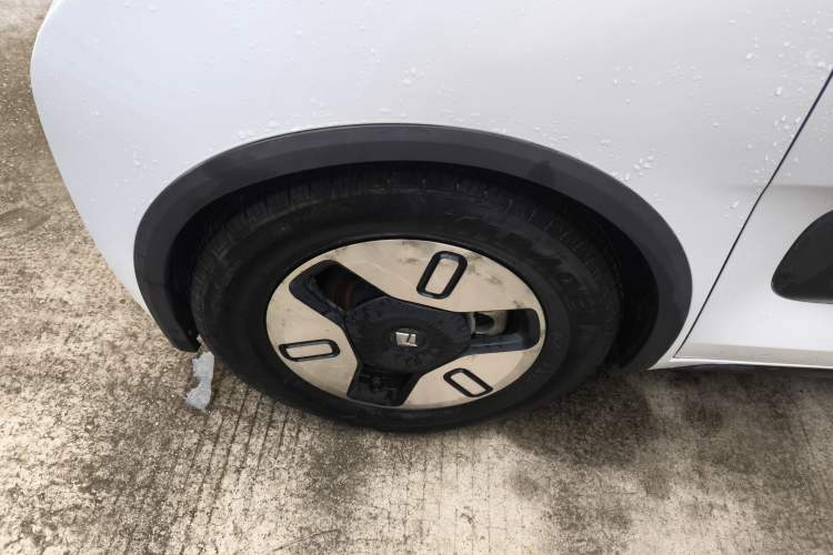 Used Baojun KiWi EV 2021 Artist Model Lithium Iron Phosphate Left Front Wheel Hub