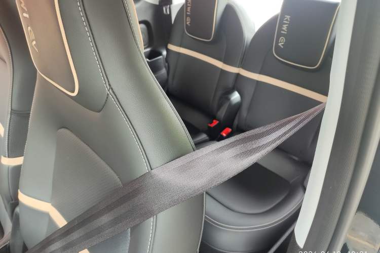 Used Baojun KiWi EV 2021 Artist Model Lithium Iron Phosphate Left Rear Seat