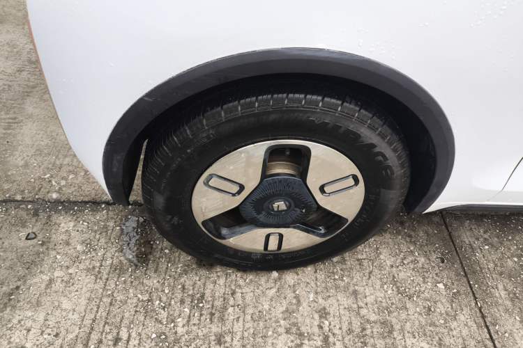 Used Baojun KiWi EV 2021 Artist Model Lithium Iron Phosphate Right Rear Wheel Hub