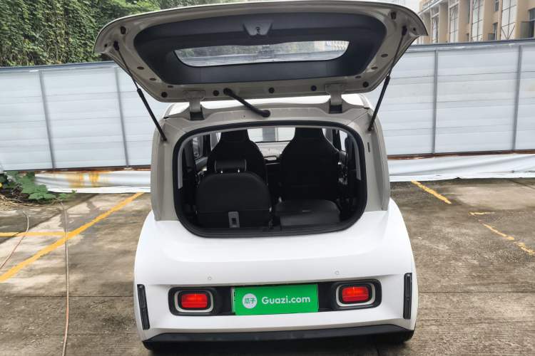 Used Baojun KiWi EV 2021 Artist Model Lithium Iron Phosphate Trunk