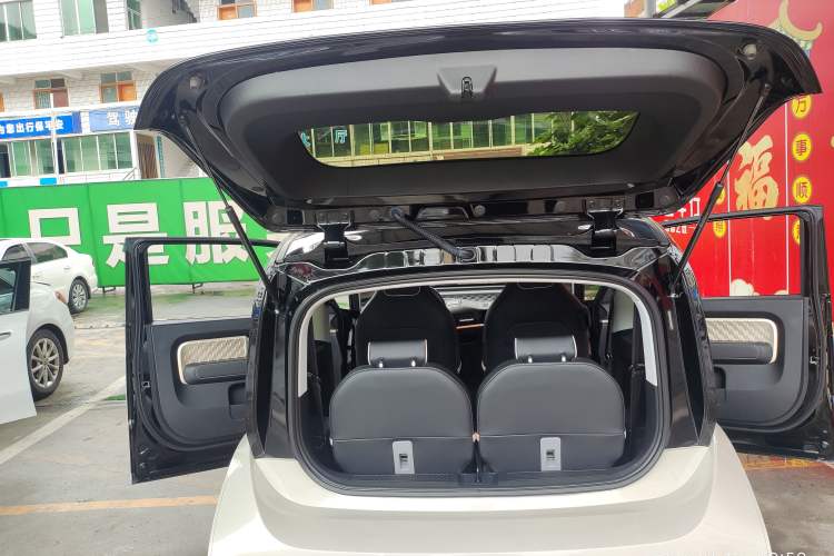 Used Baojun KiWi EV 2021 Artist Model Lithium Iron Phosphate Trunk