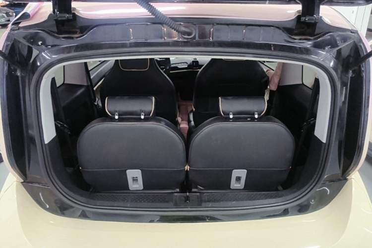 Used Baojun KiWi EV 2021 Designer Lithium Iron Phosphate Trunk