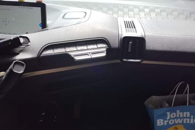 Used Baojun KiWi EV 2021 Artist Model Ternary Lithium Audio And AC Panel