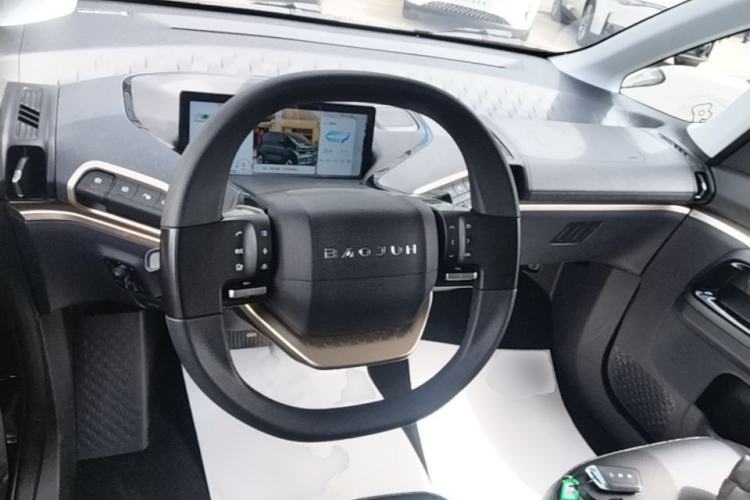 Used Baojun KiWi EV 2021 Artist Model Lithium Iron Phosphate Center Console