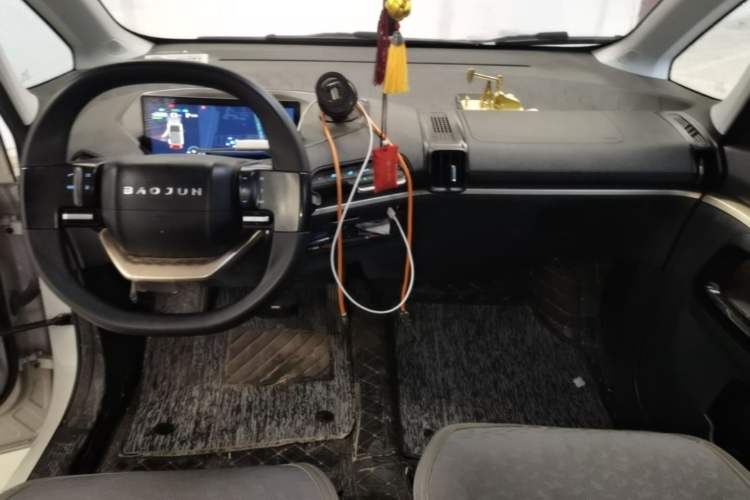 Used Baojun KiWi EV 2021 Artist Model Ternary Lithium Center Console