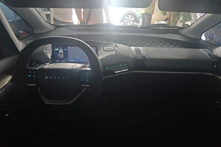 Used Baojun KiWi EV 2021 Artist Model Lithium Iron Phosphate Center Console