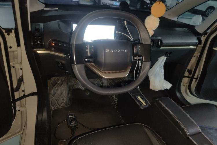 Used Baojun KiWi EV 2021 Artist Model Lithium Iron Phosphate Center Console