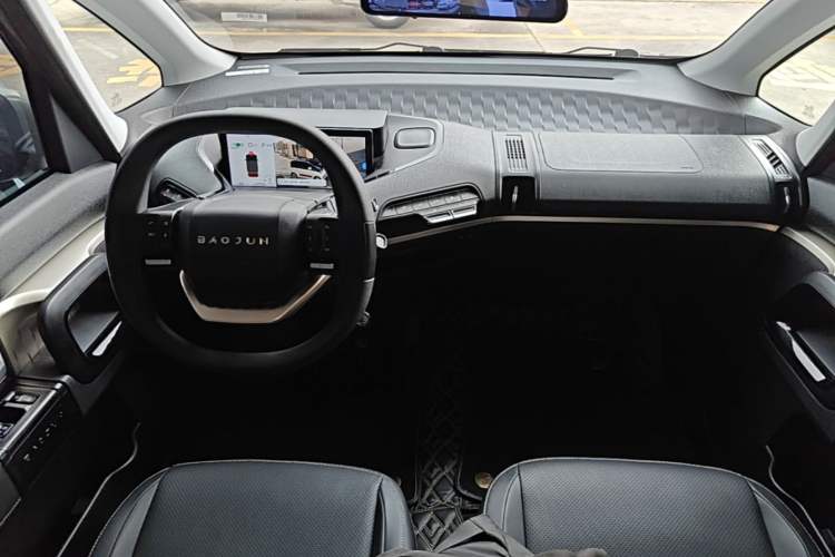Used Baojun KiWi EV 2021 Designer Lithium Iron Phosphate Center Console