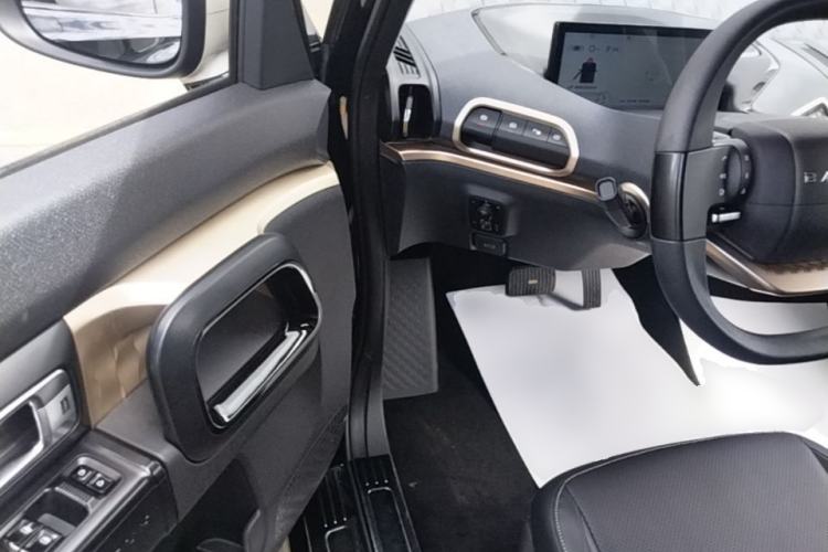 Used Baojun KiWi EV 2021 Artist Model Lithium Iron Phosphate Driver Seat