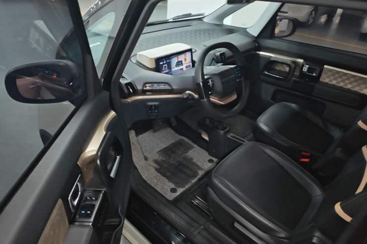 Used Baojun KiWi EV 2021 Artist Model Ternary Lithium Driver Seat