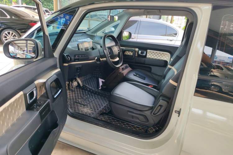 Used Baojun KiWi EV 2021 Artist Model Ternary Lithium Driver Seat
