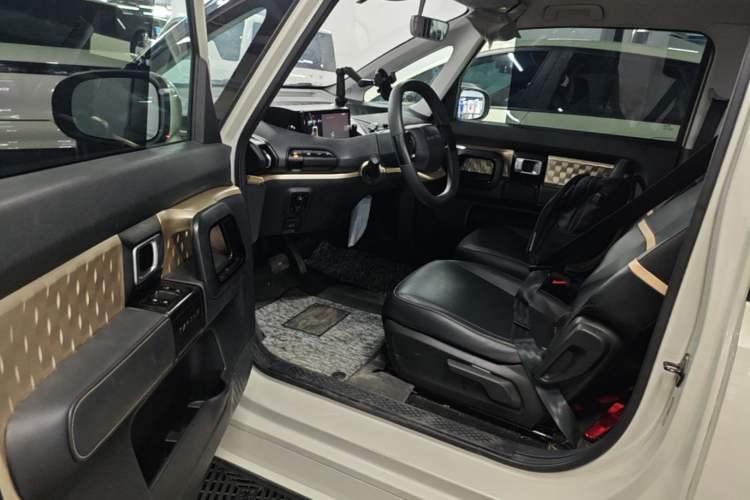 Used Baojun KiWi EV 2021 Artist Model Ternary Lithium Driver Seat