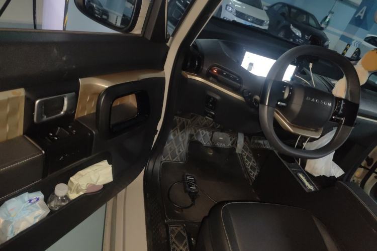 Used Baojun KiWi EV 2021 Artist Model Lithium Iron Phosphate Driver Seat