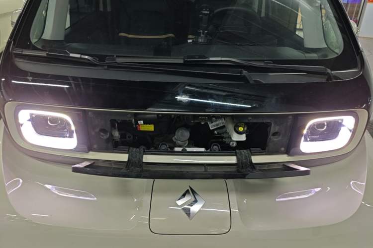 Used Baojun KiWi EV 2021 Artist Model Ternary Lithium Engine Bay