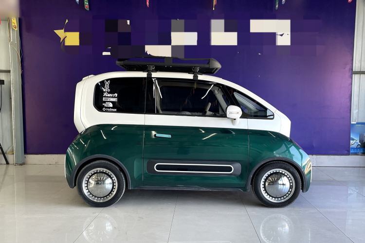 Used Baojun KiWi EV 2021 Customized Stylish Gold Edition Lithium Iron Phosphate Exterior 3