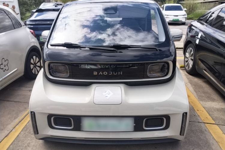 Used Baojun KiWi EV 2021 Artist Model Lithium Iron Phosphate Front