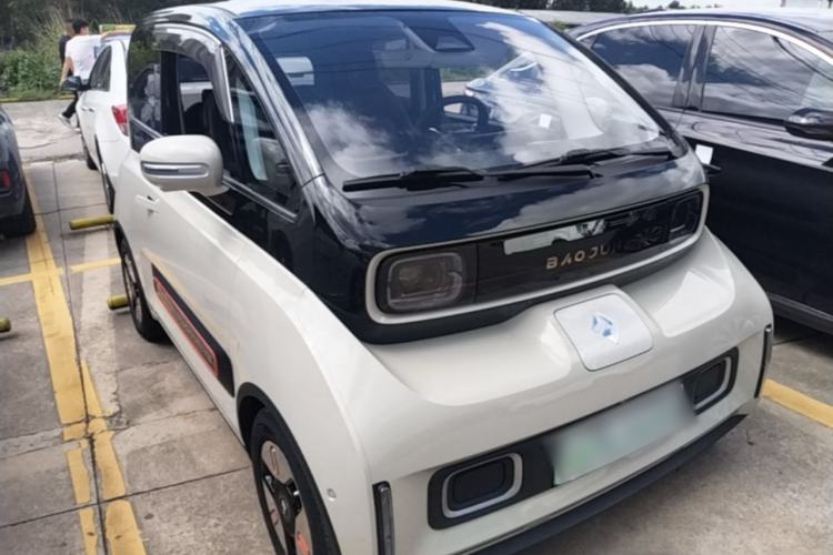 Used Baojun KiWi EV 2021 Artist Model Lithium Iron Phosphate Front Right 45 Deg