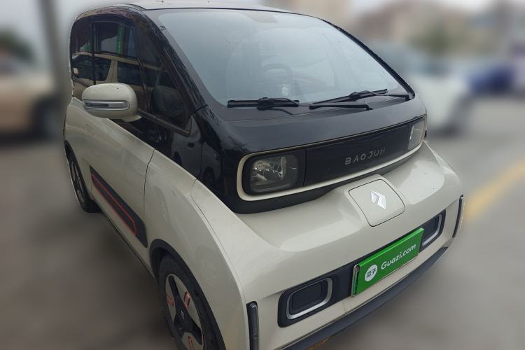 Used Baojun KiWi EV 2021 Designer Lithium Iron Phosphate Front Right 45 Deg