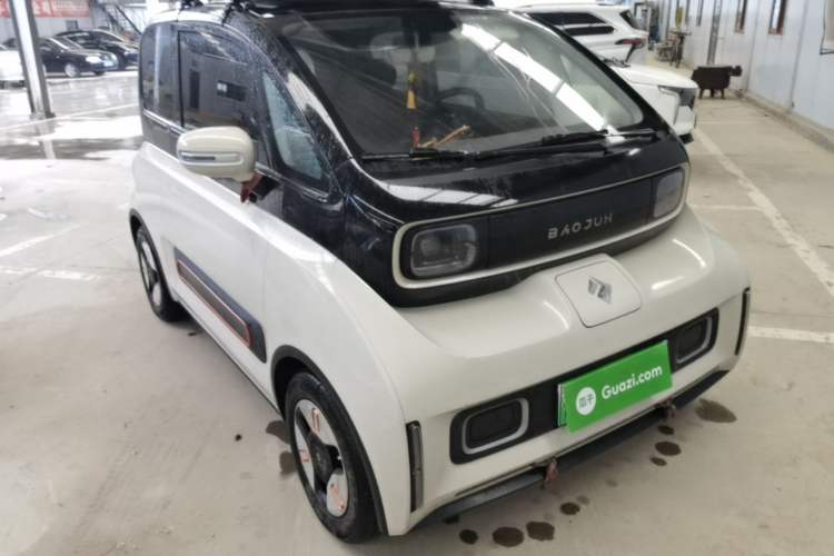 Used Baojun KiWi EV 2021 Artist Model Ternary Lithium Front Right 45 Deg
