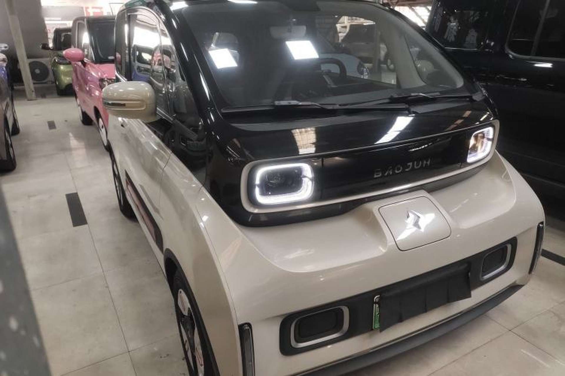 Used Baojun KiWi EV 2021 Artist Model Lithium Iron Phosphate Front Right 45 Deg