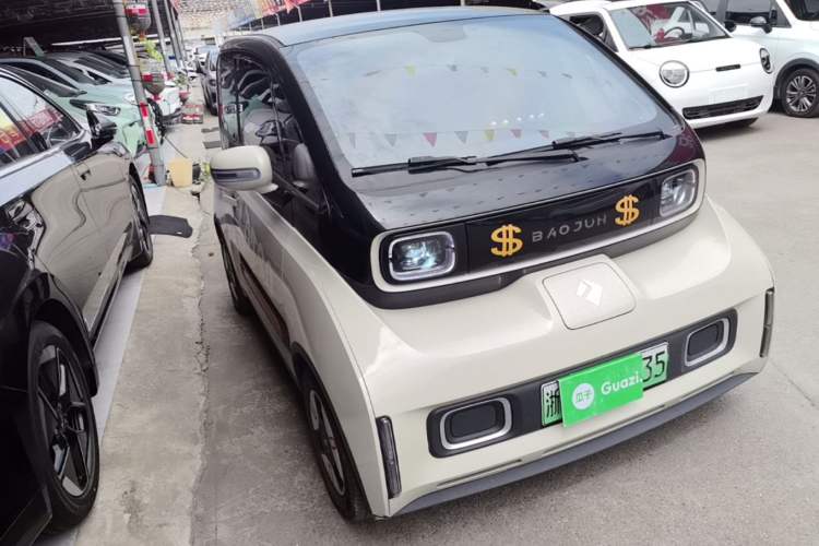 Used Baojun KiWi EV 2021 Artist Model Ternary Lithium Front Right 45 Deg