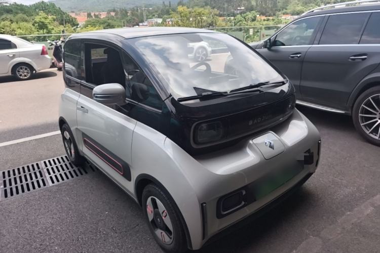Used Baojun KiWi EV 2021 Artist Model Ternary Lithium Front Right 45 Deg